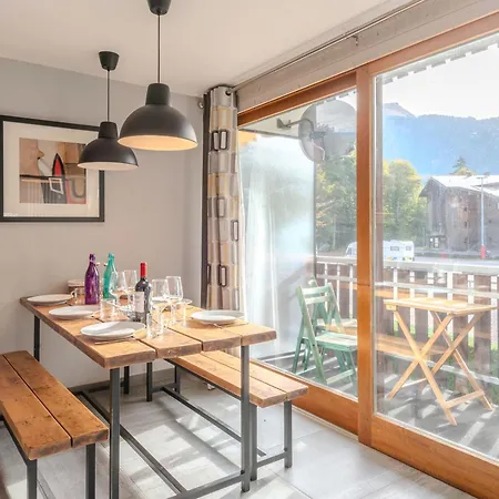 Appartement Renove 3 Pieces Avec Balcons, Proche Pistes Et Centre De - Fr-1-754-68